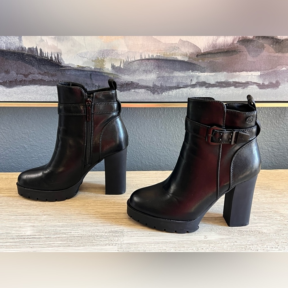 Refresh Black Ankle Boots - Picture 1 of 7